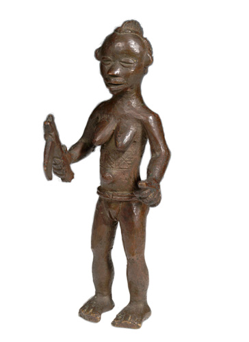 Figure 002001; Ldamie brass caster brass casting Dan Gio 
				people / Liberia; female figure with axe; collected before 1935 by Sidney De La Rue; brass; 9 1/16 in. (22.7 cm); American Museum of 
				Natural History; Gift of Sidney De La Rue; No.  90.2/ 3385