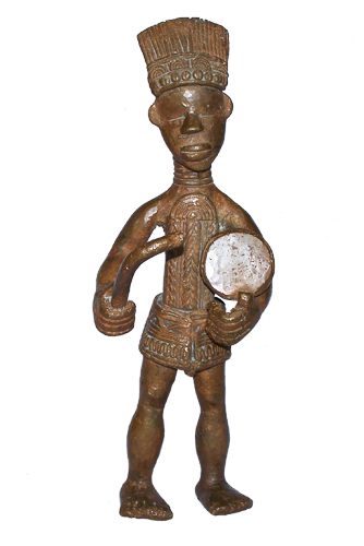 Figure 013007a; Ldamie brass caster brass casting Dan 
				Gio people / Liberia; Male figure with drum; collected 1926-30 by Walter Wilson; brass